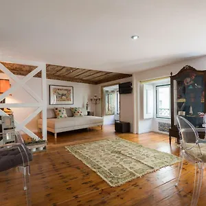 Charming Travessa Do Alcaide Appartement